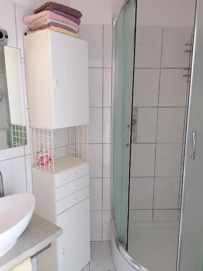 Apartment Halugica Кали Екстериор снимка