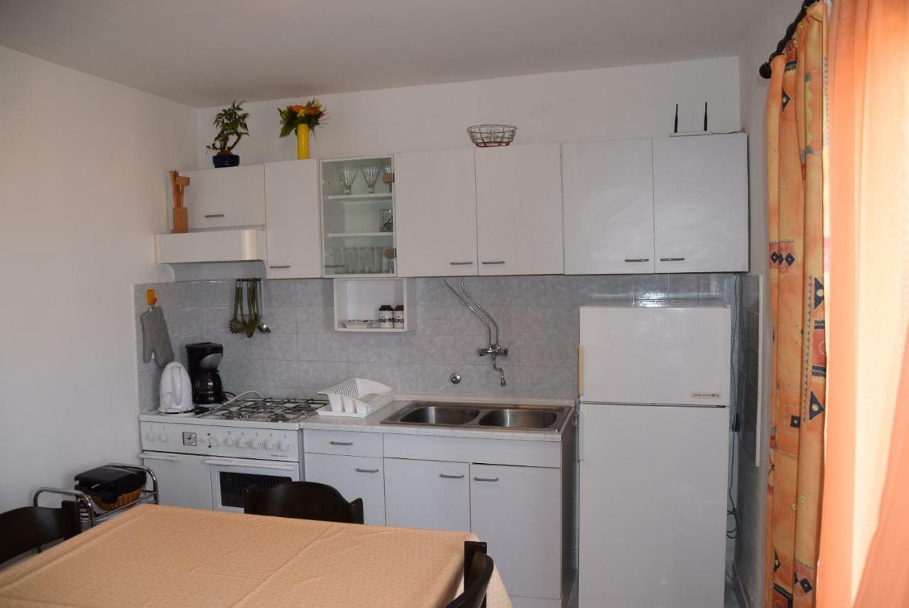 Apartment Halugica Кали Екстериор снимка